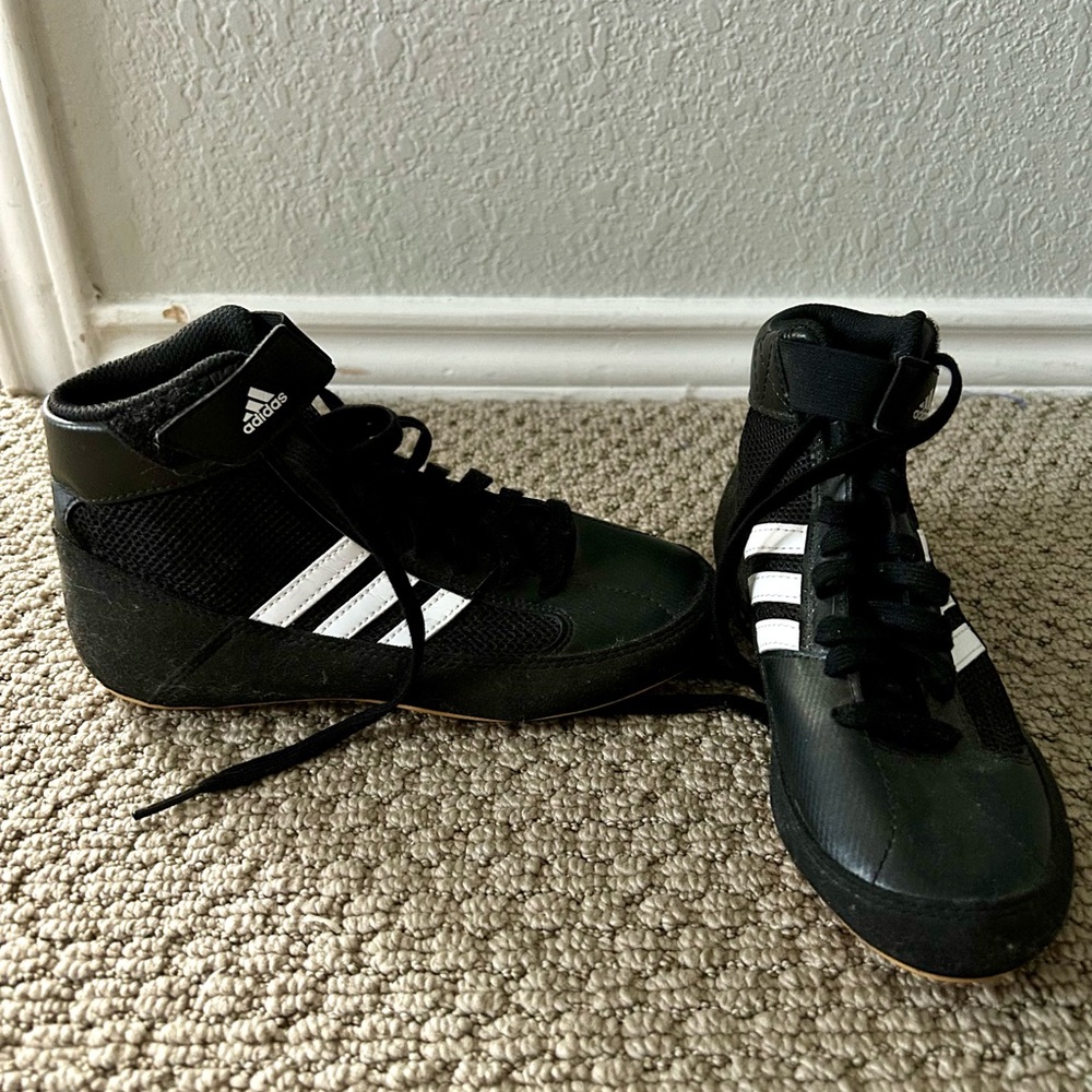 Adidas Basketball Black and White Basketball High-Tops - size 2